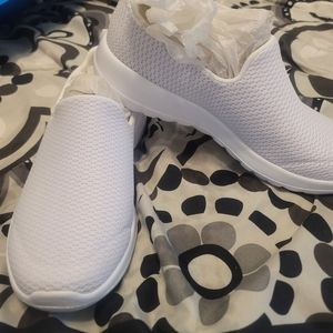 SKECHERS WHITE SLIP ON wide width